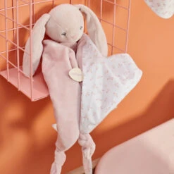 Maxi-doudou Pomme Le Lapin NATTOU Alice Et Pomme -Nattou Soldes Boutique maxi doudou pomme le lapin nattou alice et pomme 2