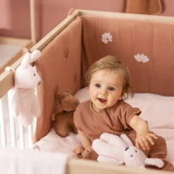 Hochet Bonnie Le Lapin Rose Pâle NATTOU Susie & Bonnie -Nattou Soldes Boutique sb hochet bonnie lapin 1